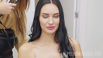 Premium Bukkake: Megan Venturi Prend Beaucoup De Éjaculations Faciales