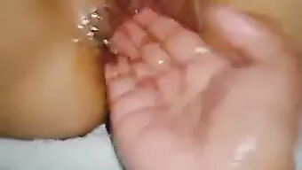 18+ Teen Babe'S Fisting A Creampie Orgie S Její Manželkou