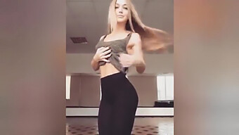 Teenager (18+) Si Fa Birichina In Questo Video Erotico