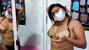 Estudiante Universitaria Consigue Que Su Padrastro La Ayude Con Placer Oral