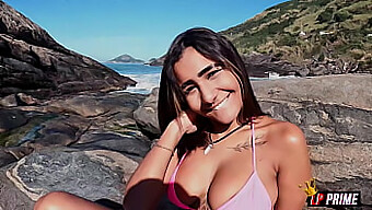 As Travessuras Safadas Da Praia De Tiffany Incluem Anal E Boquete