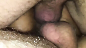 Asiatische Mädchen Abwechselnd Creampie In Diesem Gruppensex-Video