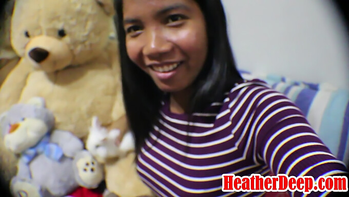 Blowjob Dari Remaja Thailand Heather Menghasilkan Cumshot Dan Menelan Sperma