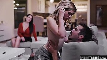 Vídeo Hd De Um Casal Fazendo Um Ménage À Trois Com Uma Assistente Virtual