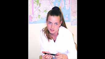 Min 18-Årige Ven Jenny Brit I Uniform (Pas På Dig Selv)