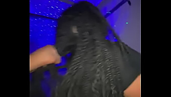 Η Ομορφιά Της Μεγάλης Λείας Παίρνει Ένα Backshot Σε Αυτό Το Καυτό Βίντεο