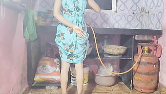 18-Year-Old Desi Girl Gets Naughty In The Kitchen