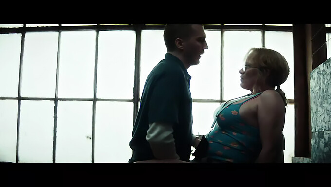 Patricia Arquette'S Escape From Dannemora With Sexy Mobiking