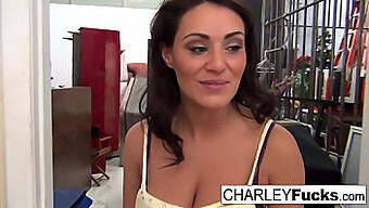 La Sessione Di Masturbazione Di Nude Charley